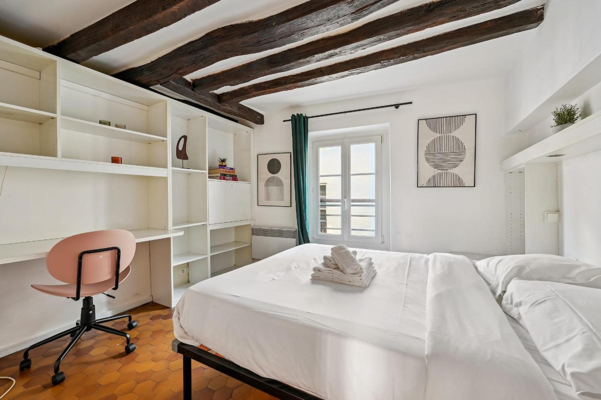 Bnbnova - Latin Quarter & Sorbonne - 2br Parijs